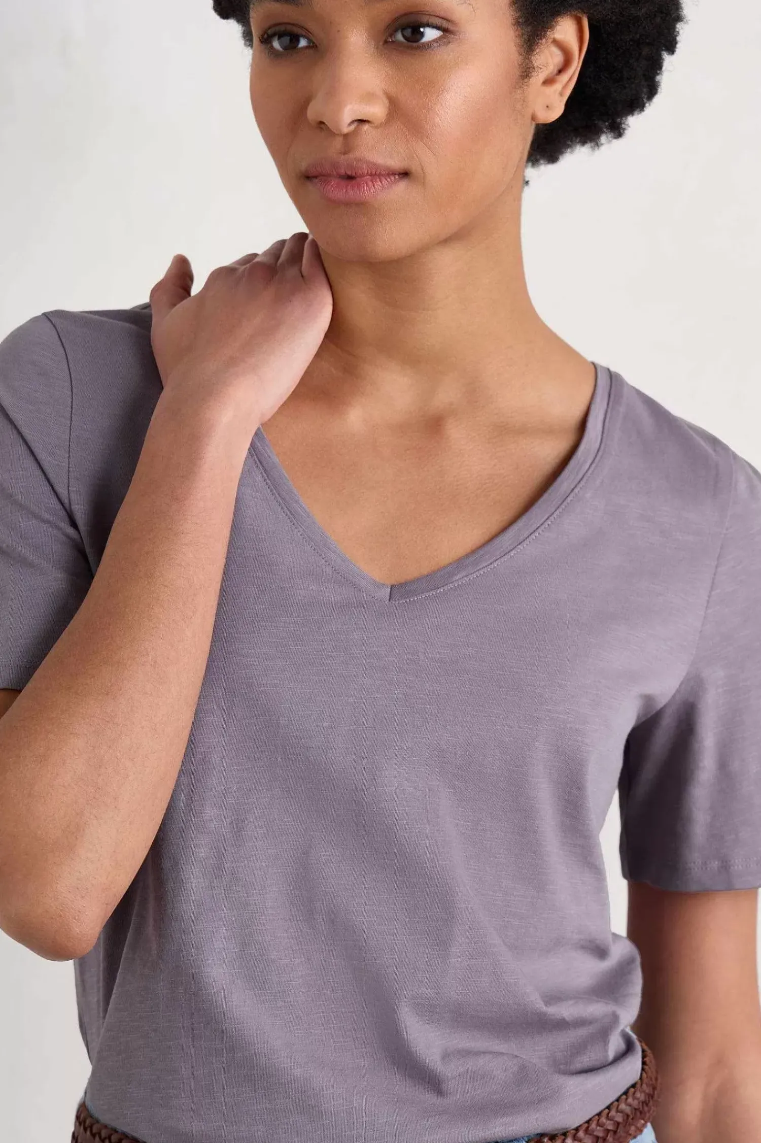 Tops<Seasalt Cornwall Burdock Organic Cotton V-Neck T-Shirt (Gots) Grape Thistle