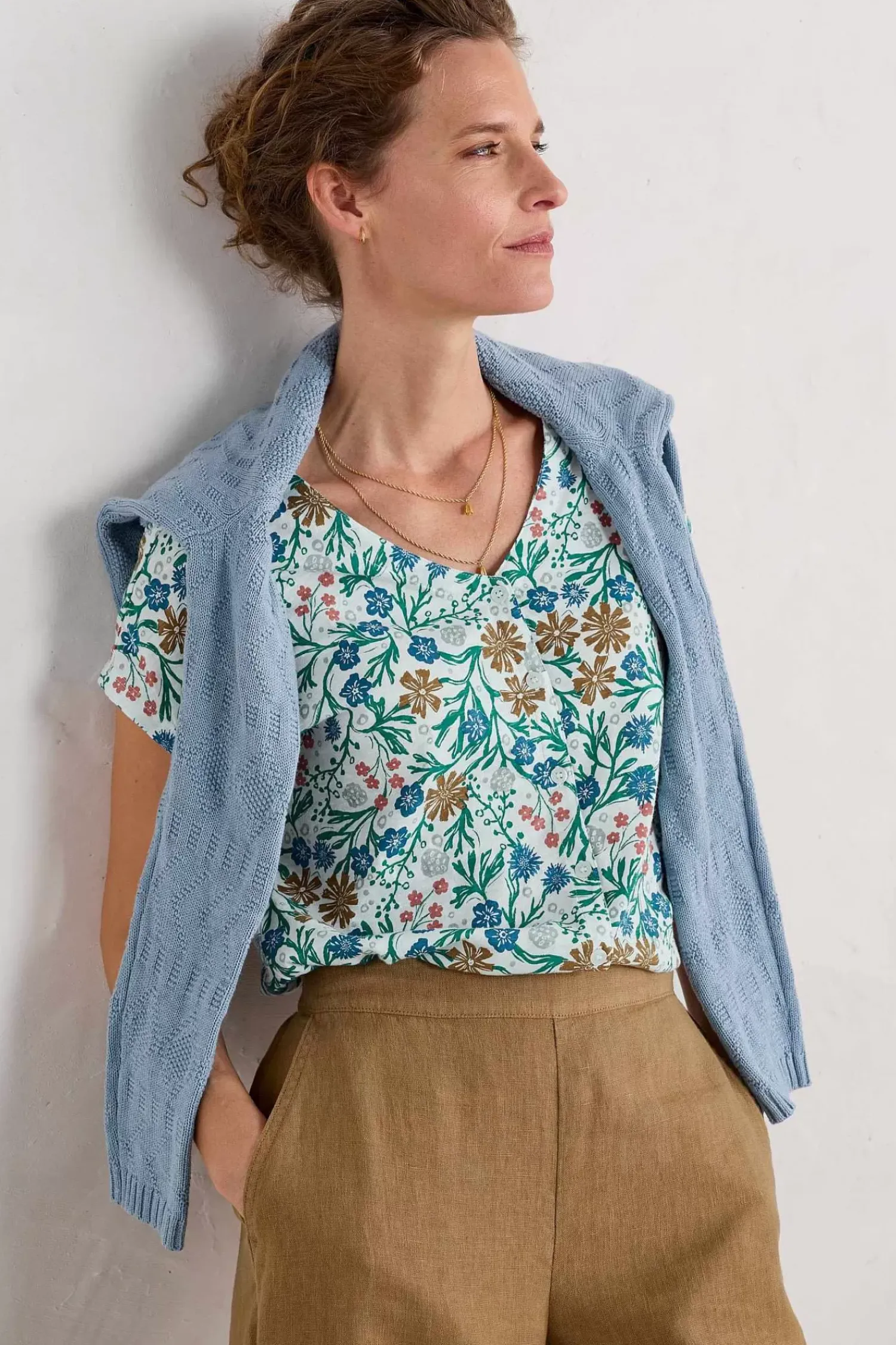 Tops<Seasalt Cornwall Studio Glass V-Neck Jersey Top Creekside Floral Chalk