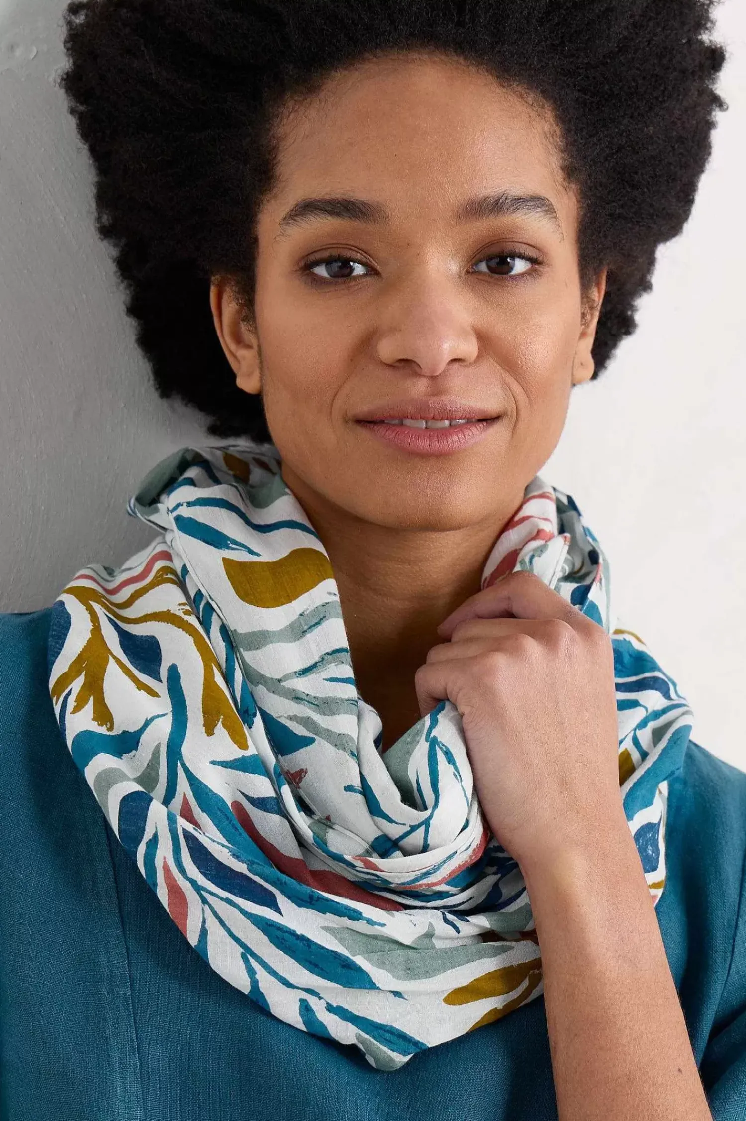 Scarves & Shawls<Seasalt Cornwall Summer Circle Scarf Kelp Forest Chalk